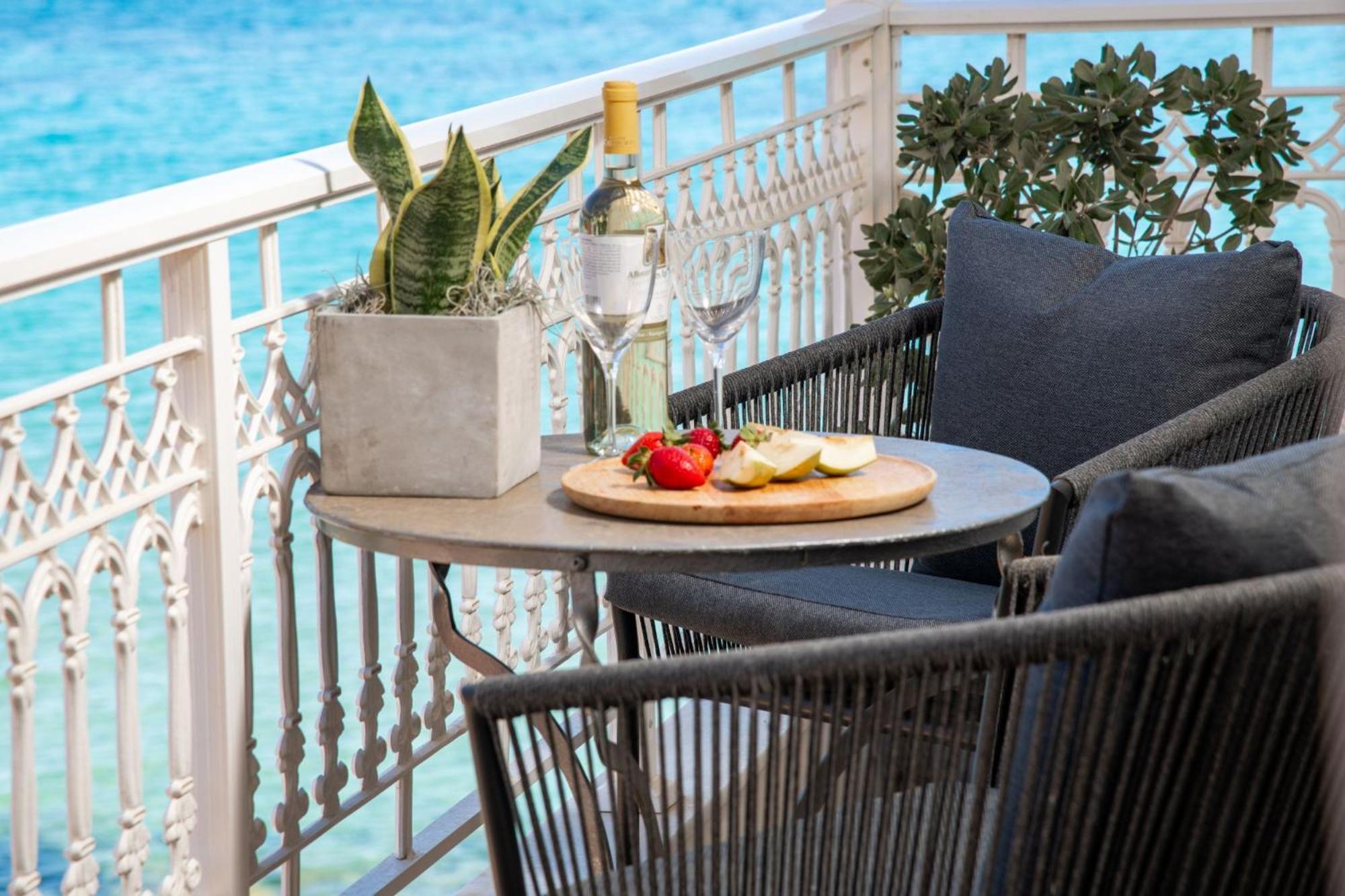 Mare Nostrum Seafront Apartment, By Zantewize Exterior foto